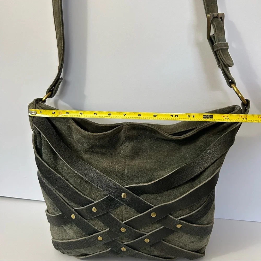 UO - Deena & Ozzy - Elegant Green Suede and Leather Boho Shoulder/Crossbody Bag - Picture 15 of 16